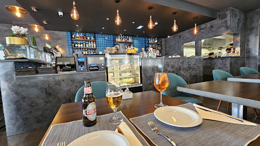 AVENIDA GastroPub & Grill