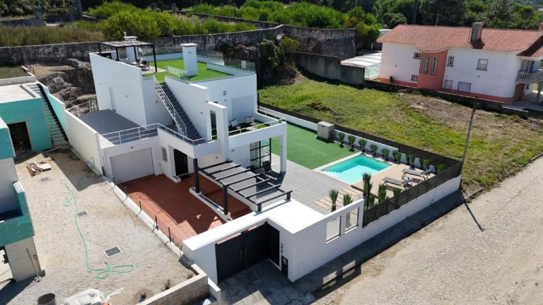 Casa em Moledo (Caminha) com piscina, barbeque e vista panorâmica para o mar