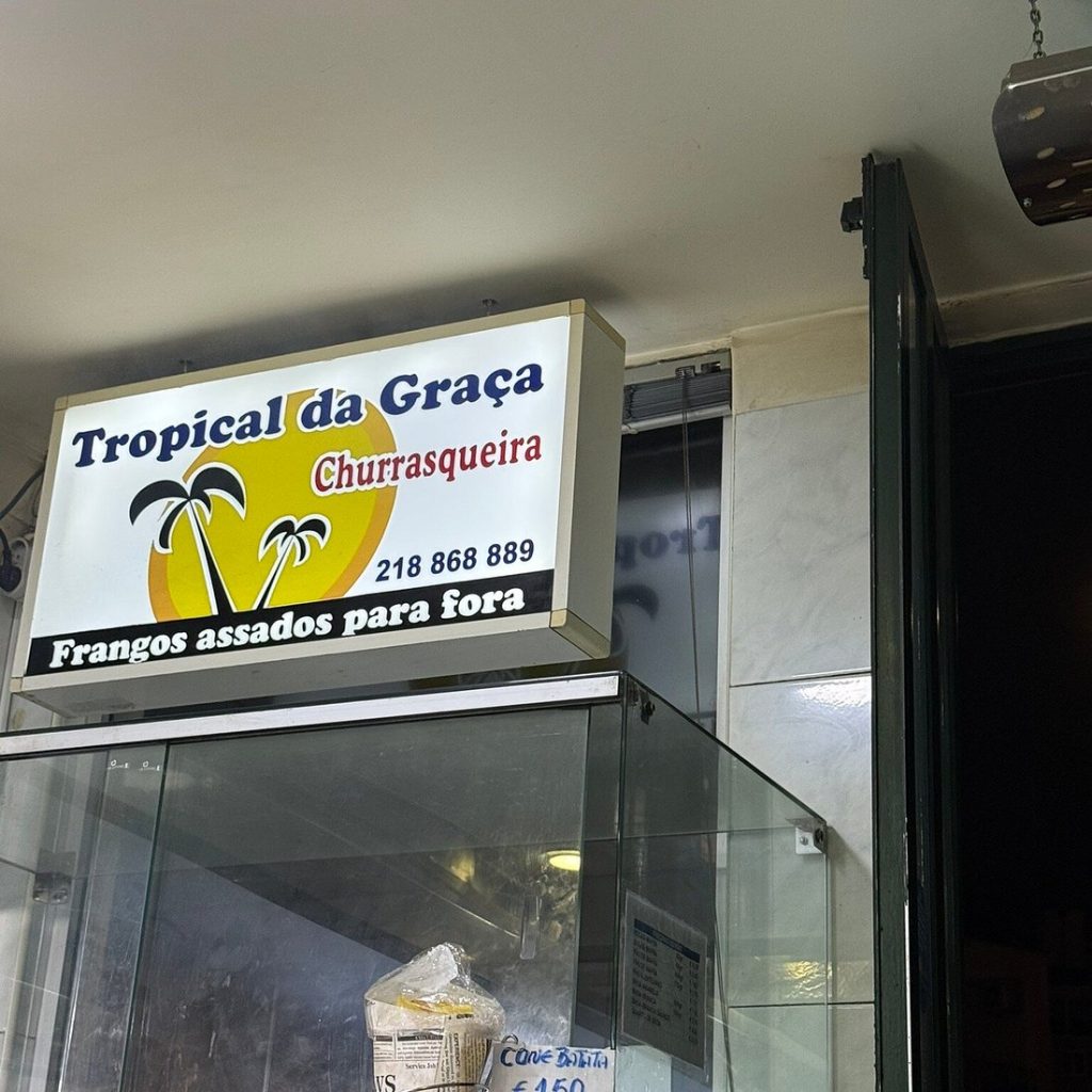 Tropical da Graça: Energia Tropical com Música e Fé