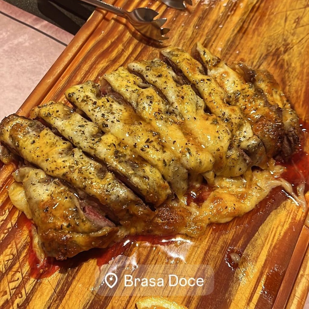Brasa Doce: Sobremesa Deliciosa com Caramelo e Creme